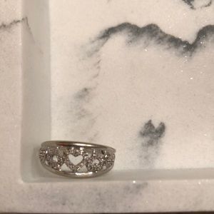 10k white gold diamond heart ring, size 5